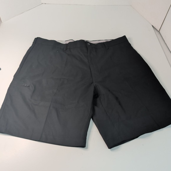 NEW Champions Tour Shorts Golf 100%‎ Polyester Men's 42 Black Stretch - Picture 2 of 11